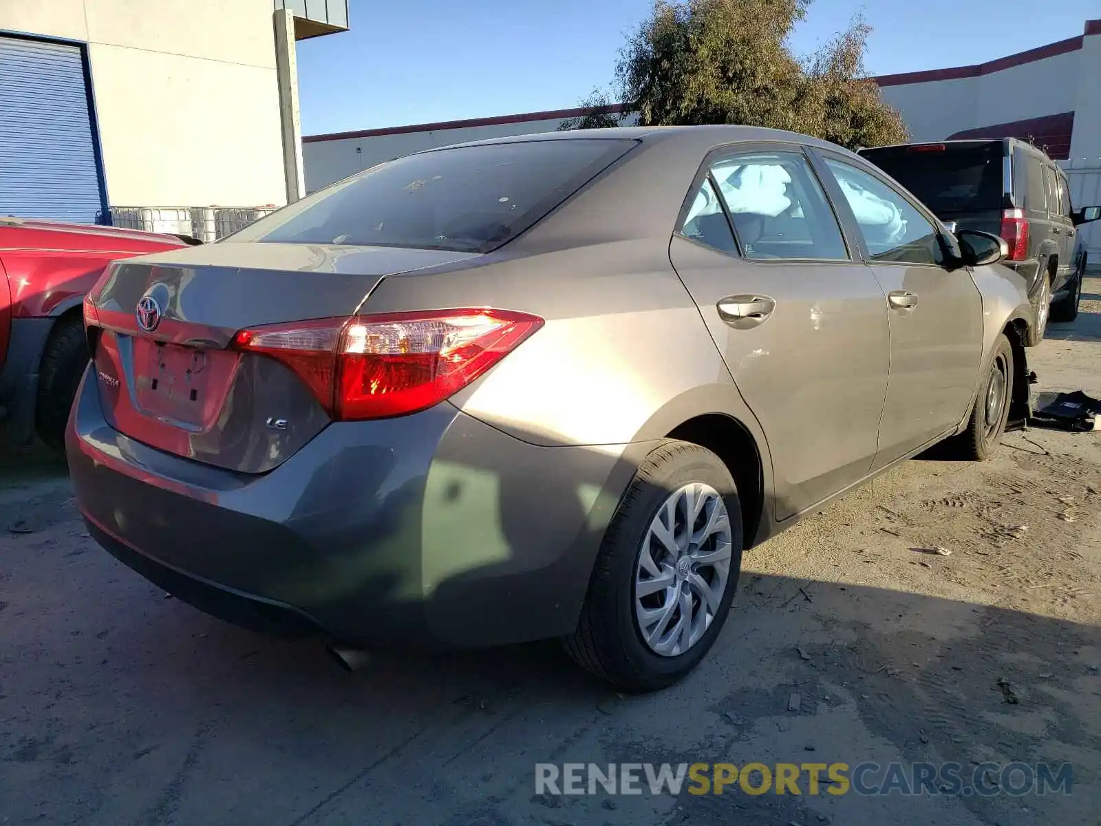 4 Photograph of a damaged car 2T1BURHE7KC242293 TOYOTA COROLLA 2019