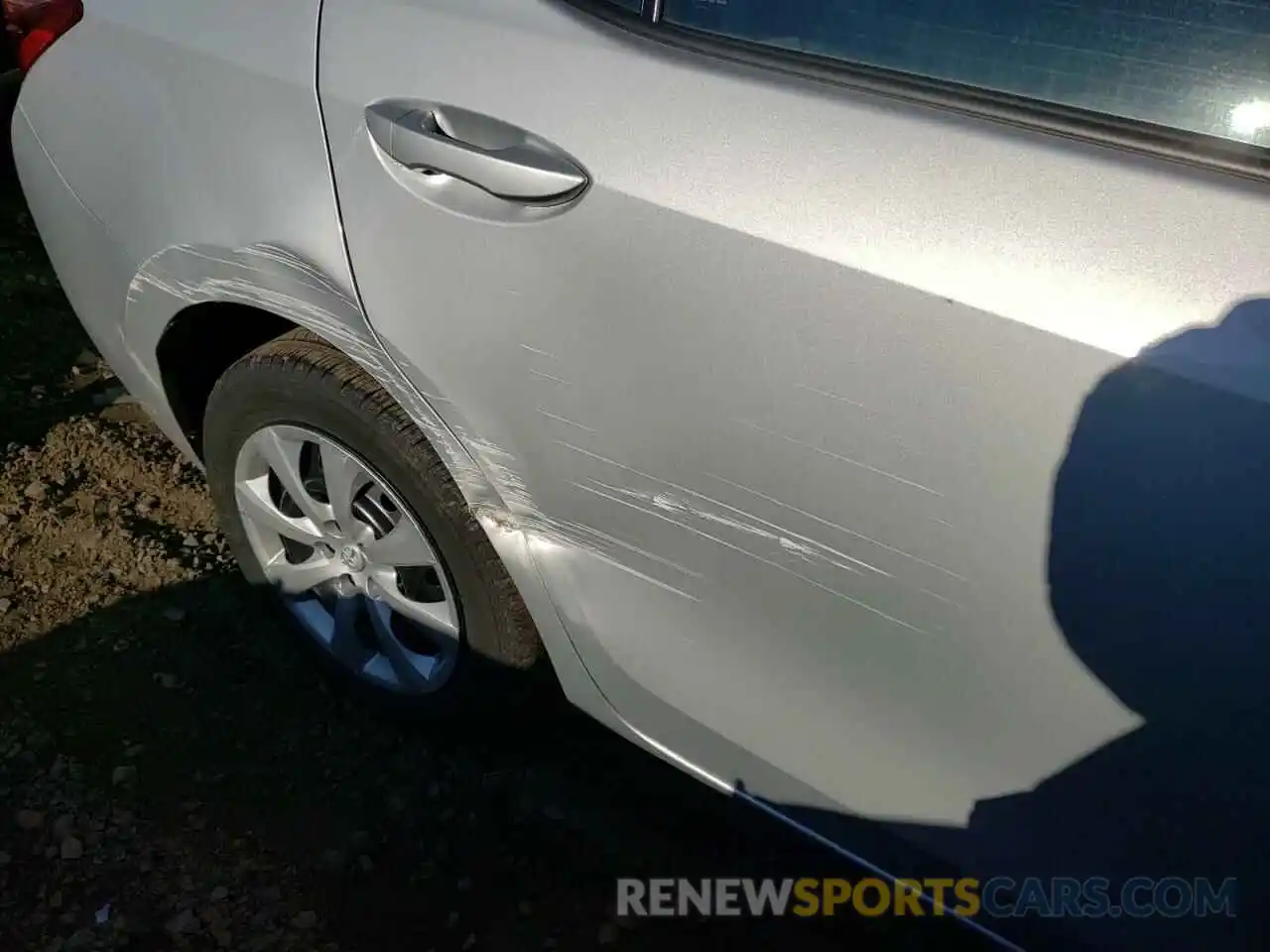 9 Photograph of a damaged car 2T1BURHE7KC242343 TOYOTA COROLLA 2019