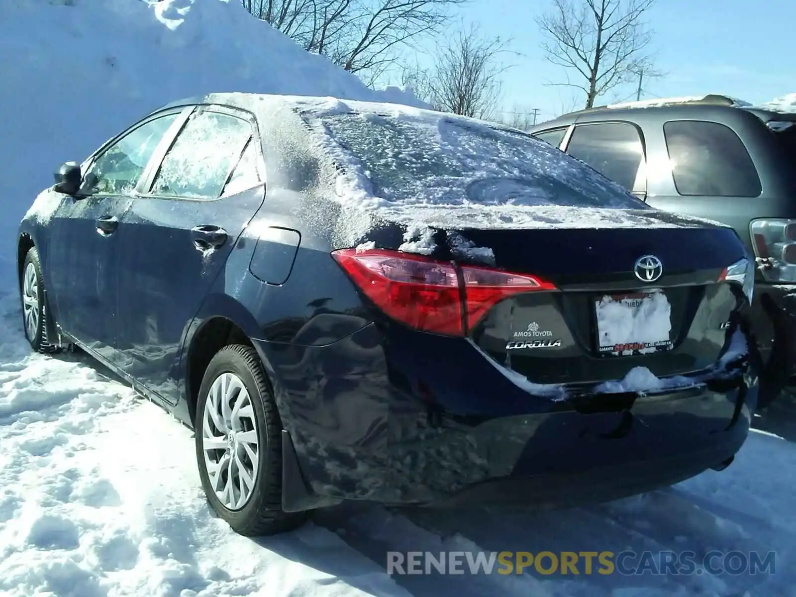 3 Photograph of a damaged car 2T1BURHE7KC242603 TOYOTA COROLLA 2019