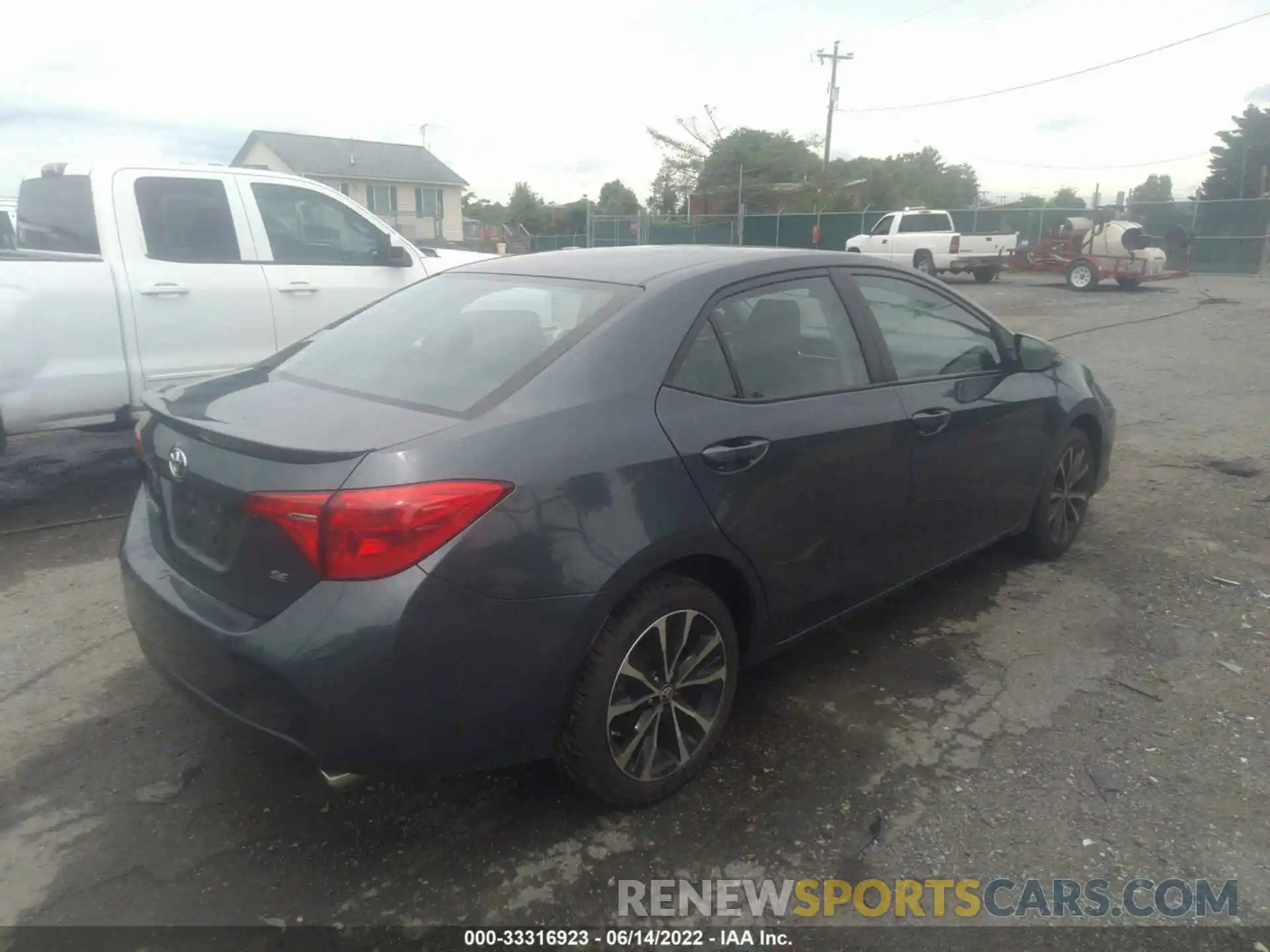 4 Photograph of a damaged car 2T1BURHE7KC243640 TOYOTA COROLLA 2019