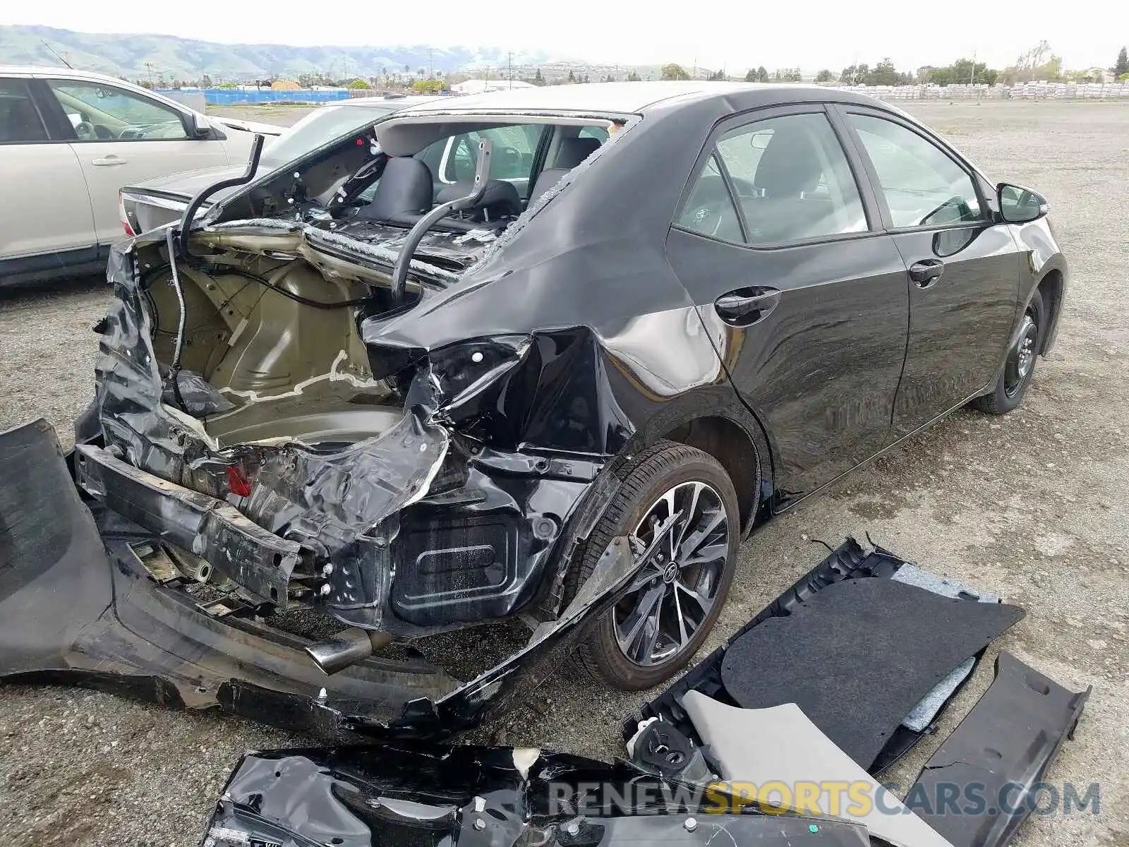 4 Photograph of a damaged car 2T1BURHE7KC244268 TOYOTA COROLLA 2019