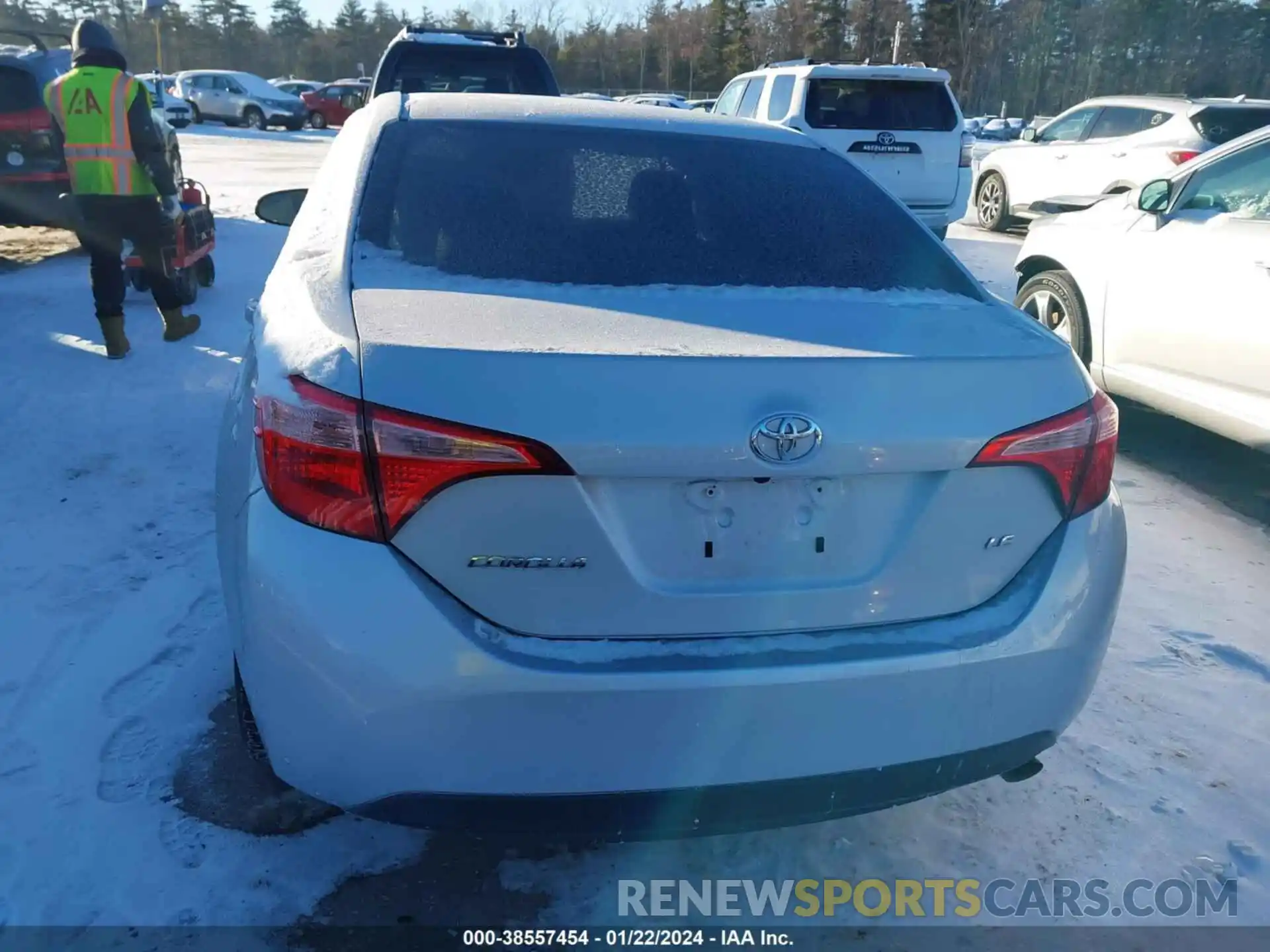 16 Photograph of a damaged car 2T1BURHE7KC245582 TOYOTA COROLLA 2019