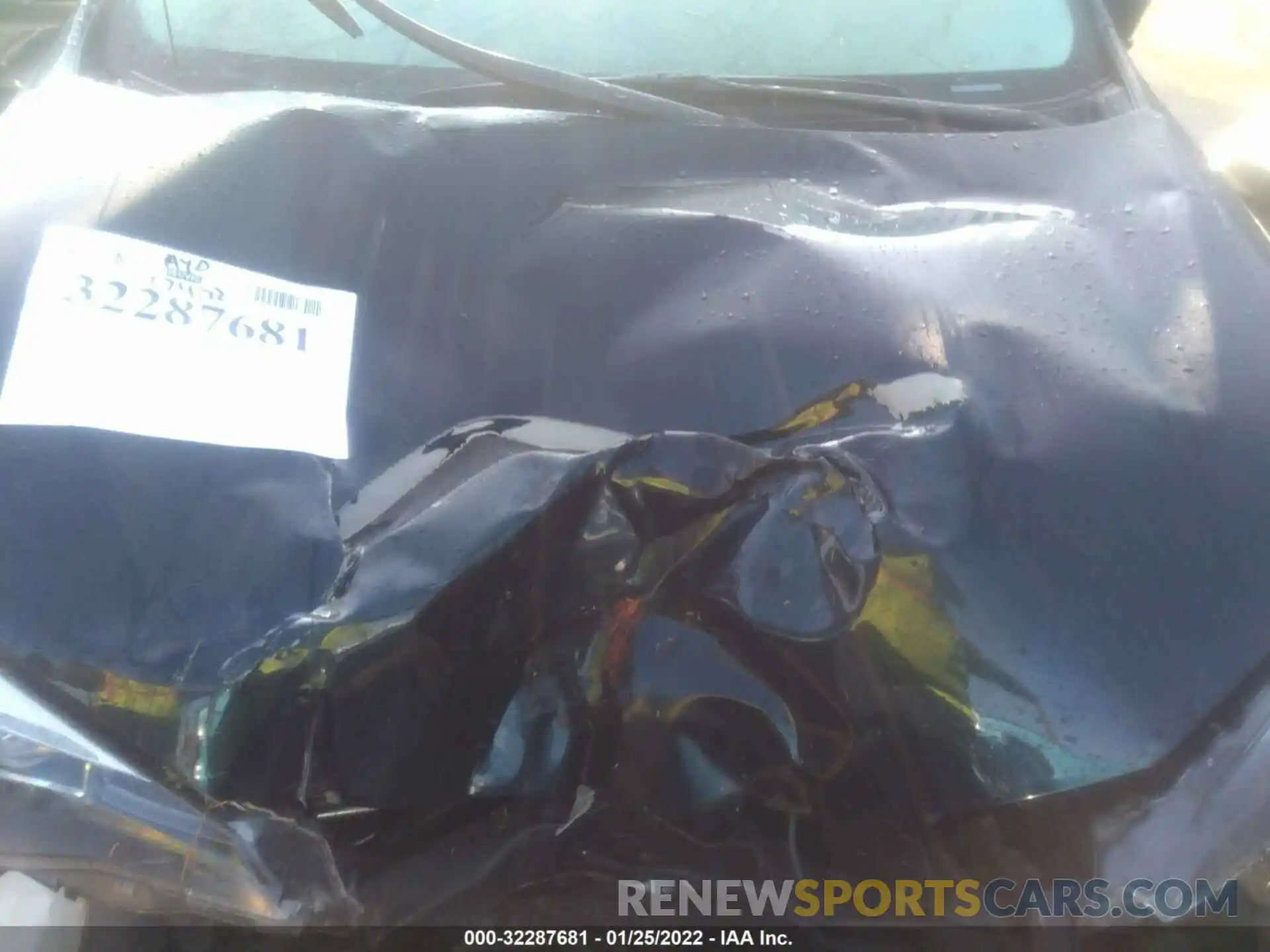 10 Photograph of a damaged car 2T1BURHE7KC246523 TOYOTA COROLLA 2019