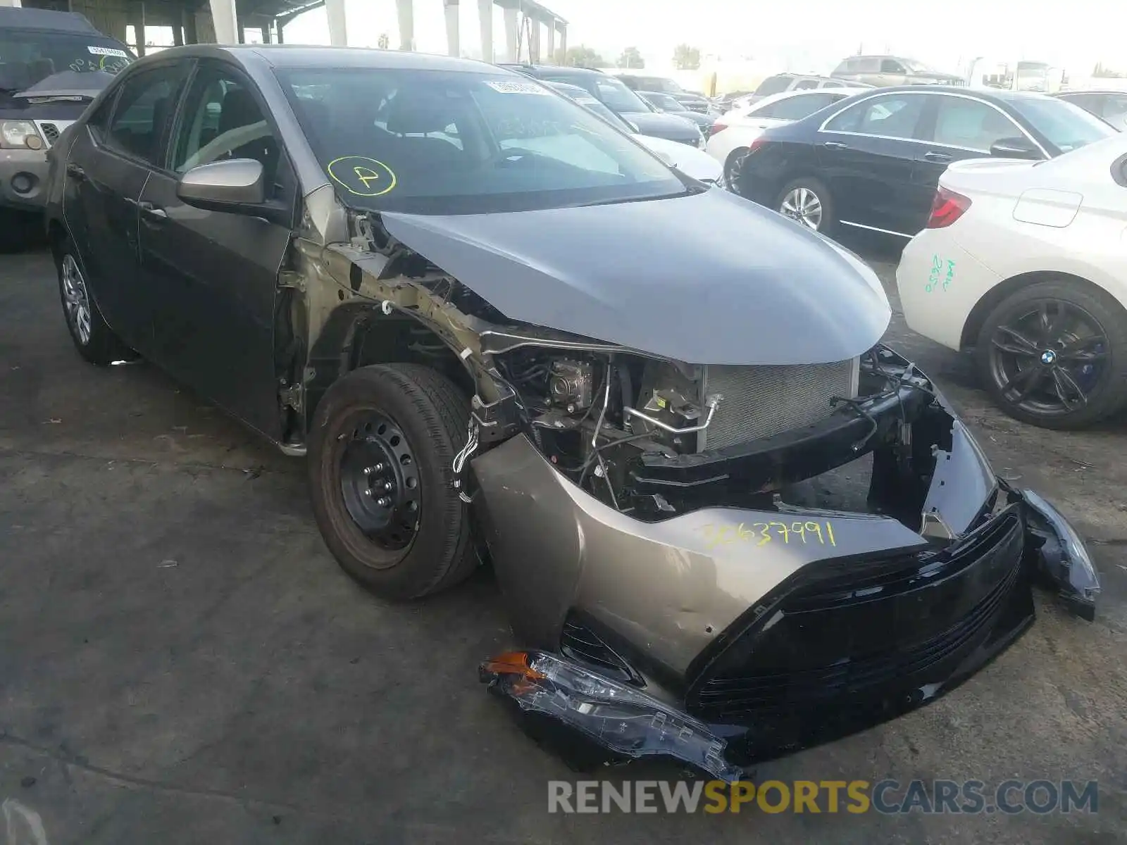 1 Photograph of a damaged car 2T1BURHE8KC125824 TOYOTA COROLLA 2019