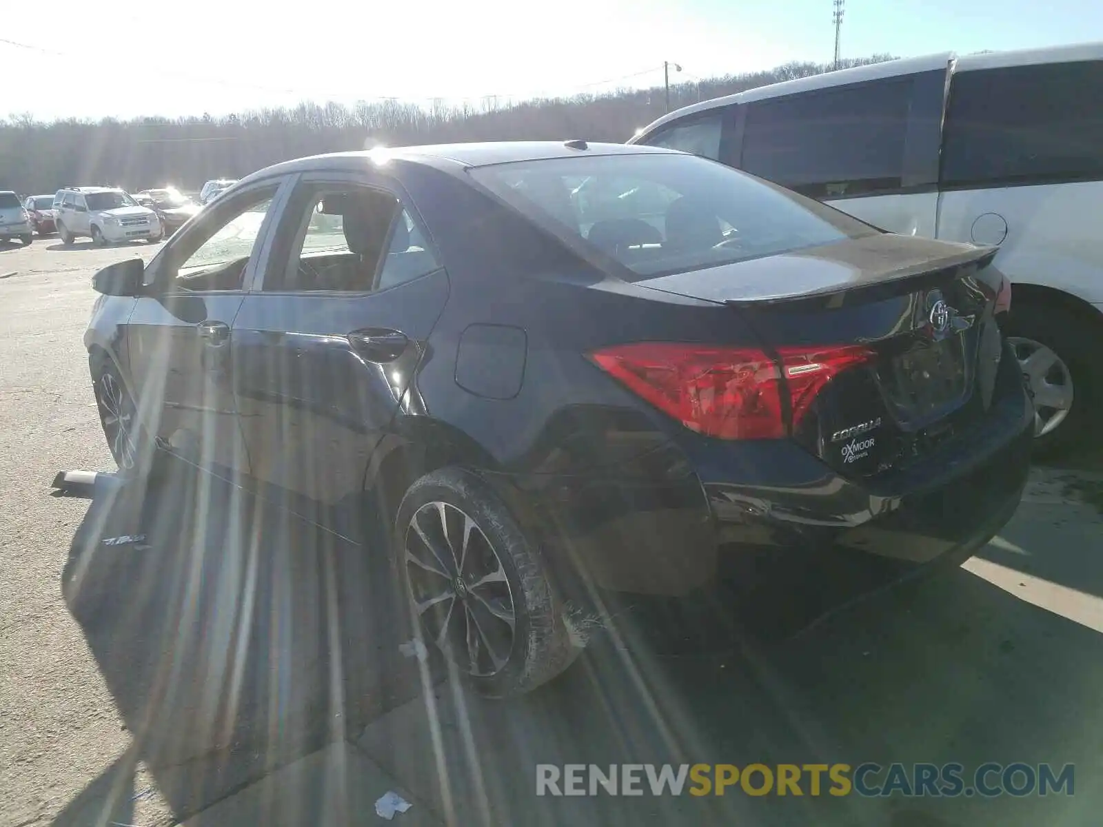 3 Photograph of a damaged car 2T1BURHE8KC126004 TOYOTA COROLLA 2019