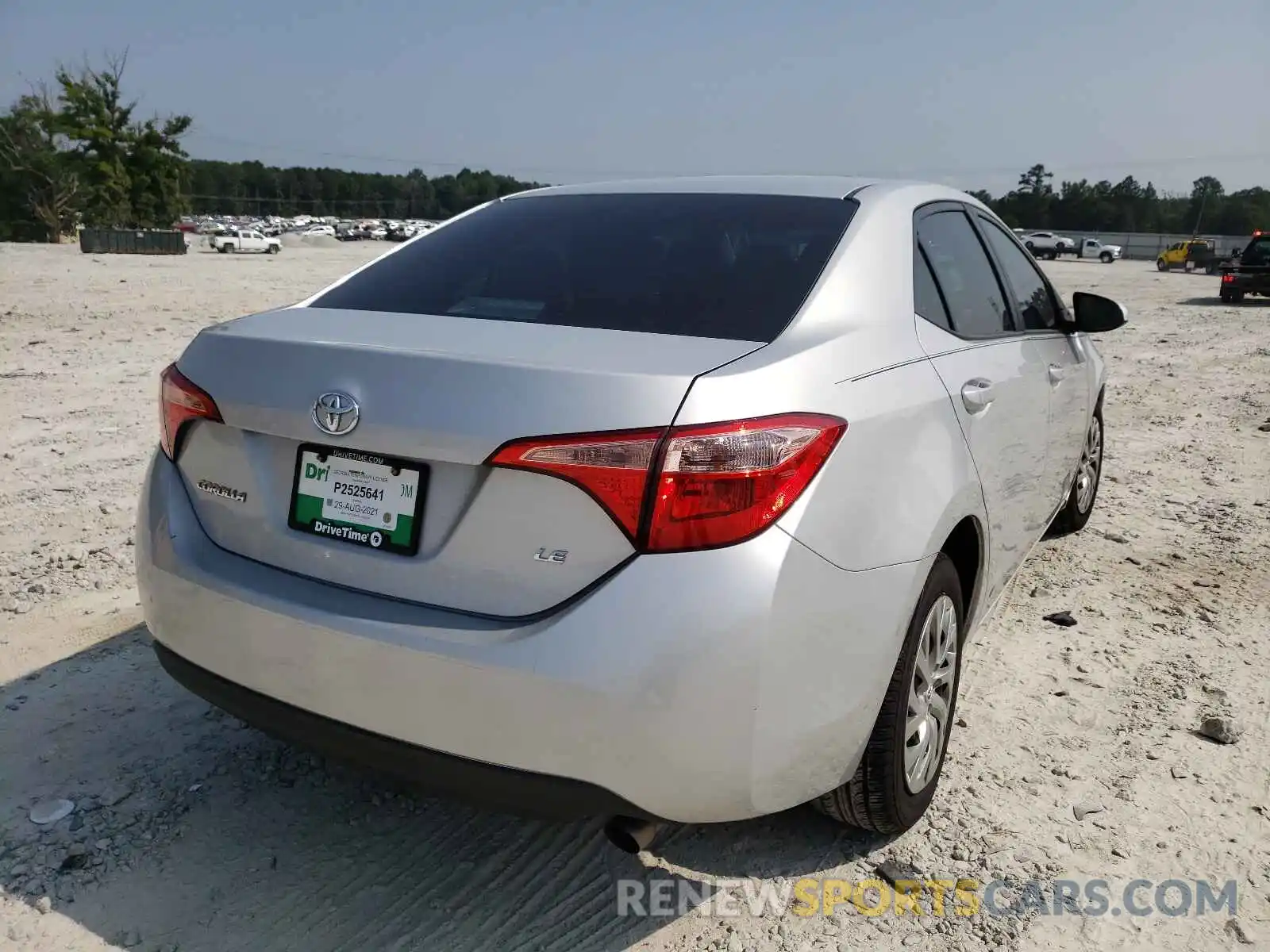 4 Photograph of a damaged car 2T1BURHE8KC126536 TOYOTA COROLLA 2019