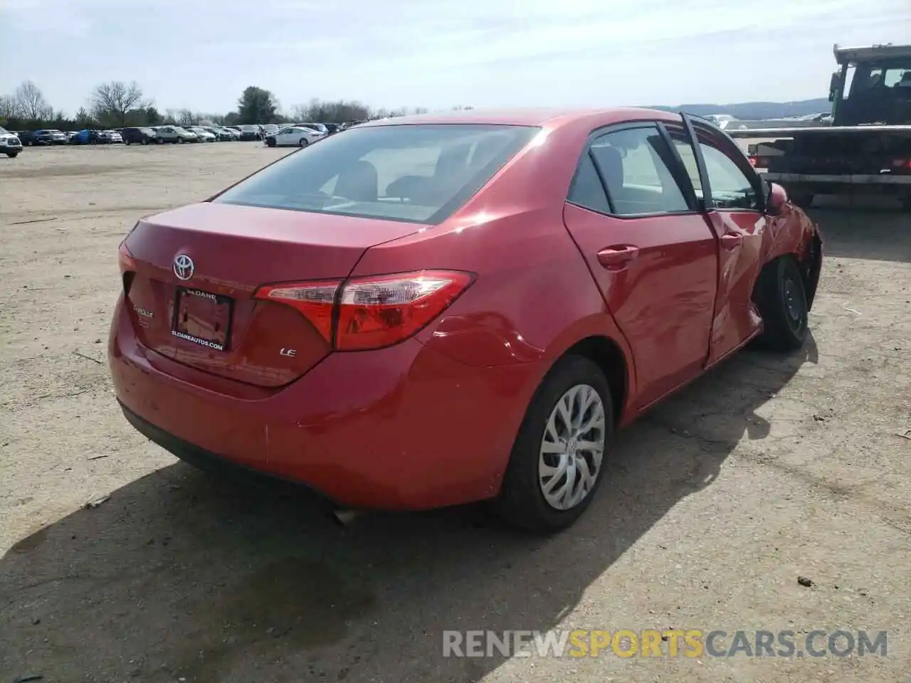 4 Photograph of a damaged car 2T1BURHE8KC126861 TOYOTA COROLLA 2019