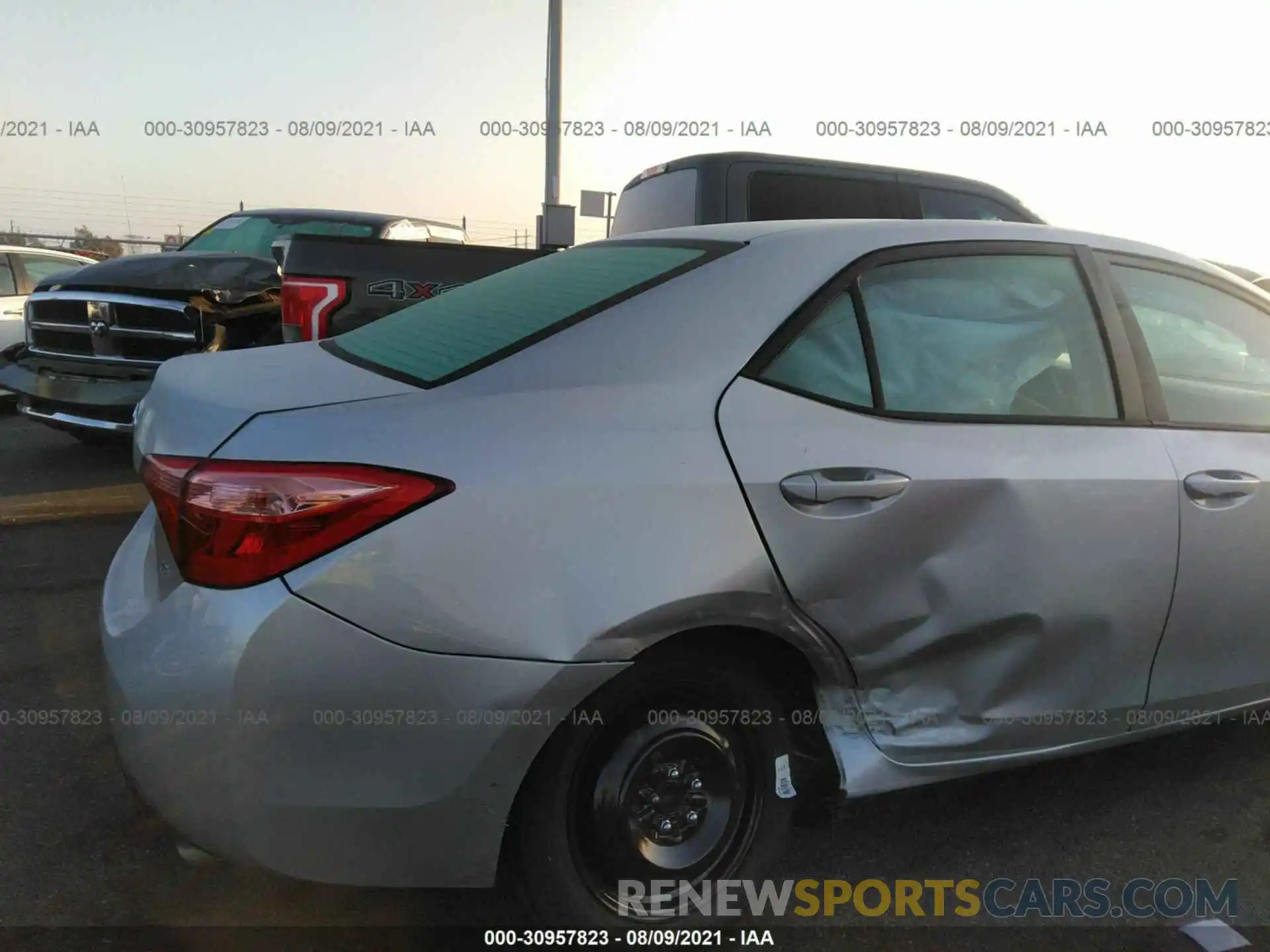 6 Photograph of a damaged car 2T1BURHE8KC127539 TOYOTA COROLLA 2019