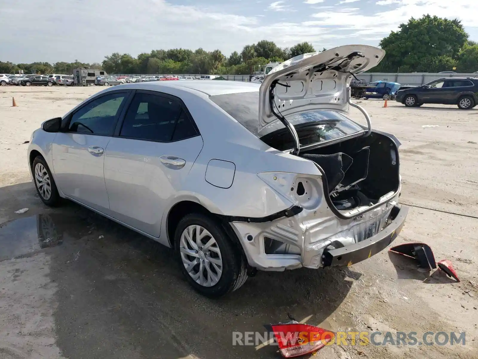 3 Photograph of a damaged car 2T1BURHE8KC127945 TOYOTA COROLLA 2019