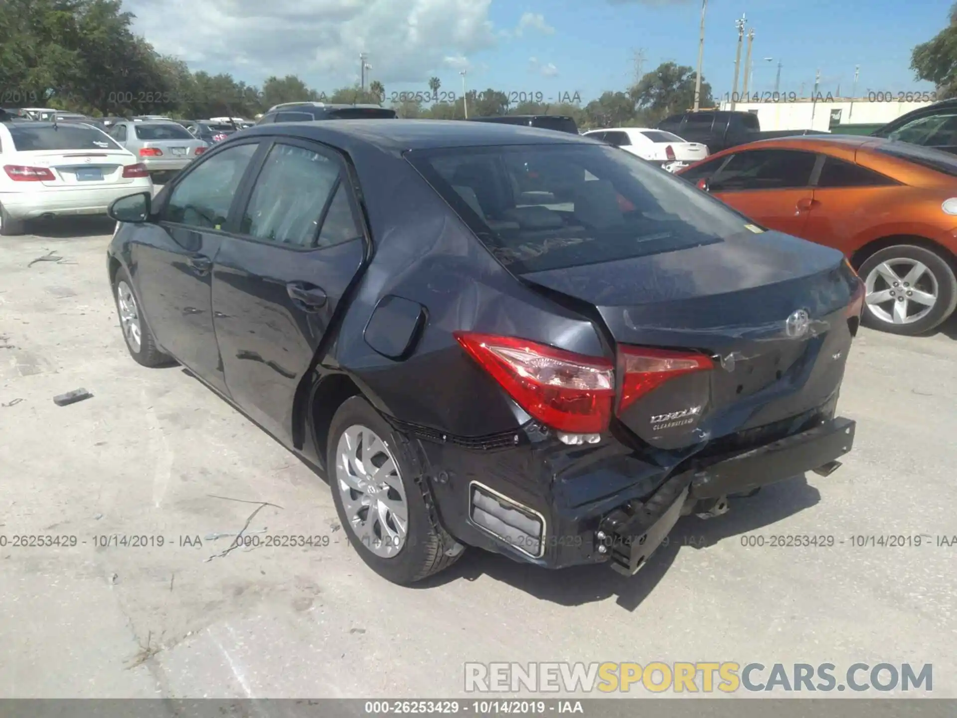 3 Photograph of a damaged car 2T1BURHE8KC128898 TOYOTA COROLLA 2019