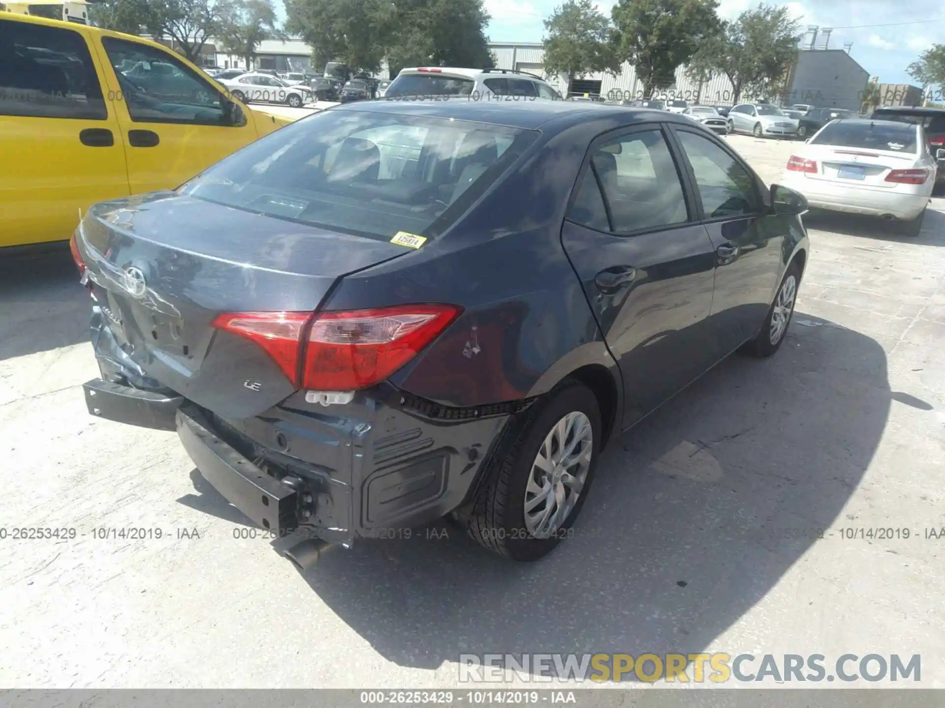 4 Photograph of a damaged car 2T1BURHE8KC128898 TOYOTA COROLLA 2019