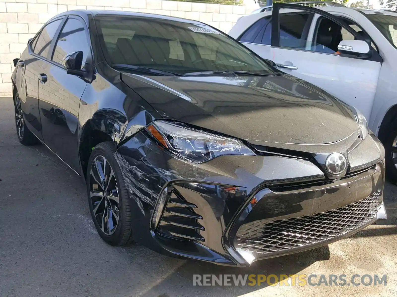 1 Photograph of a damaged car 2T1BURHE8KC129047 TOYOTA COROLLA 2019