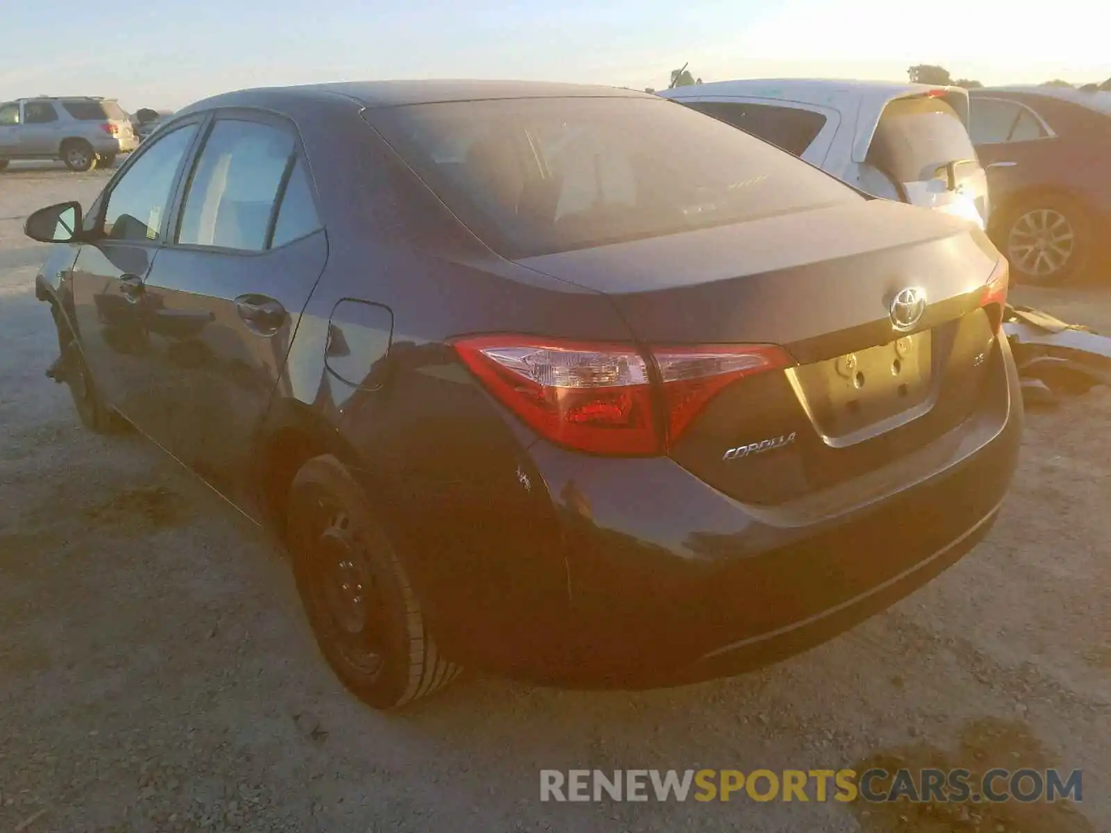 3 Photograph of a damaged car 2T1BURHE8KC130764 TOYOTA COROLLA 2019