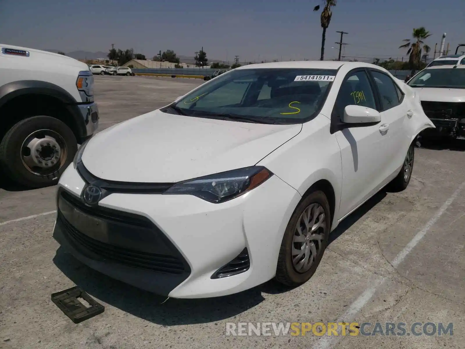 2 Photograph of a damaged car 2T1BURHE8KC131316 TOYOTA COROLLA 2019