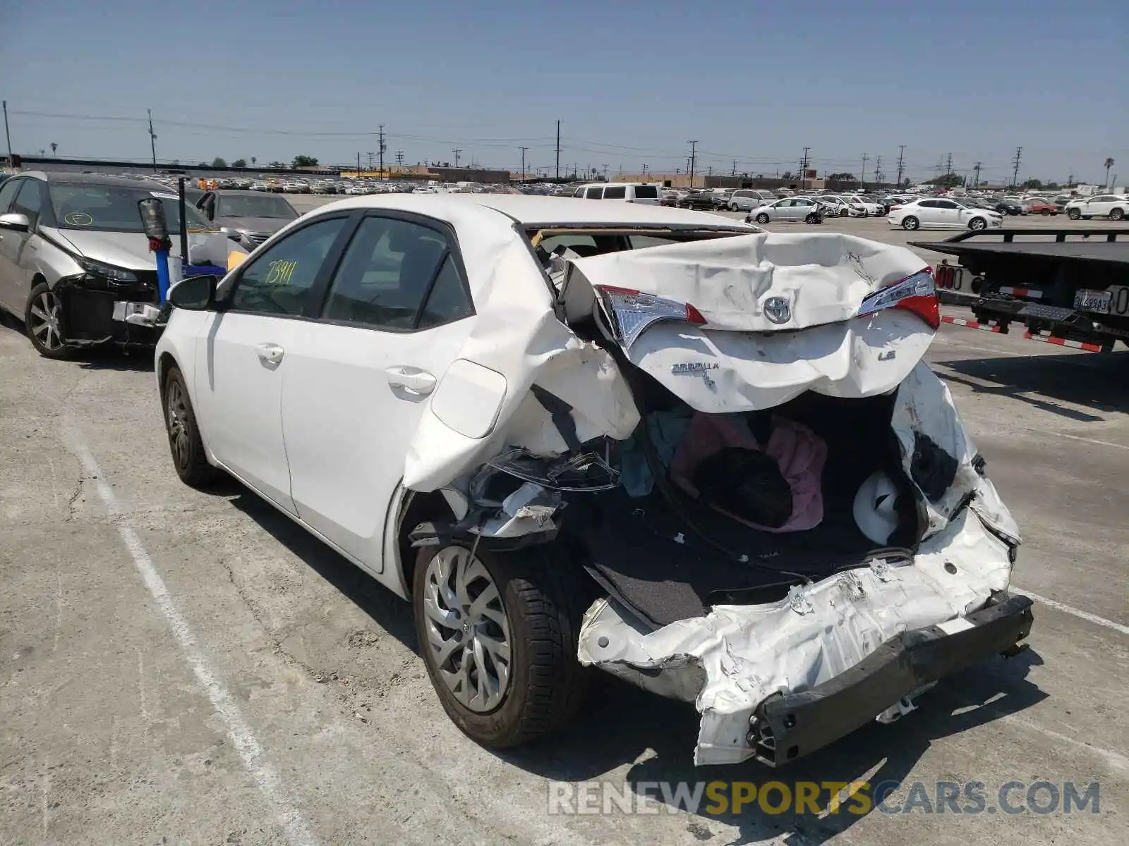 3 Photograph of a damaged car 2T1BURHE8KC131316 TOYOTA COROLLA 2019