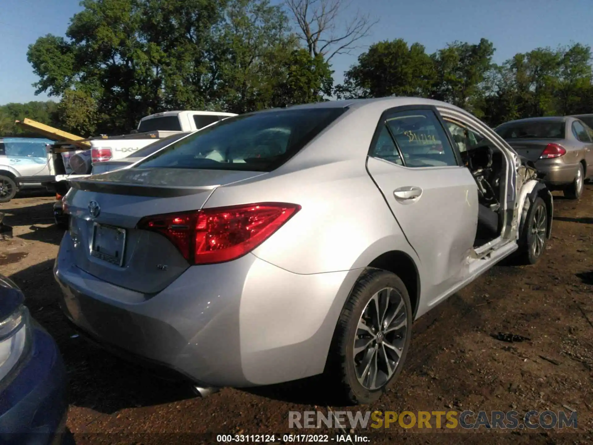 4 Photograph of a damaged car 2T1BURHE8KC132501 TOYOTA COROLLA 2019