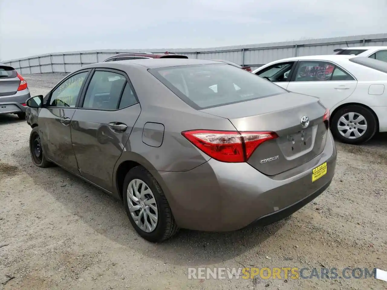 3 Photograph of a damaged car 2T1BURHE8KC132529 TOYOTA COROLLA 2019