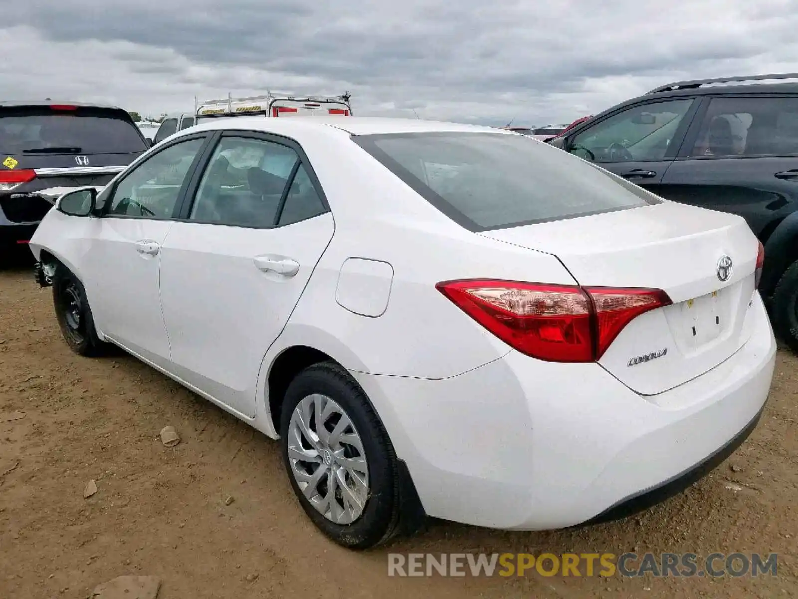 3 Photograph of a damaged car 2T1BURHE8KC132966 TOYOTA COROLLA 2019