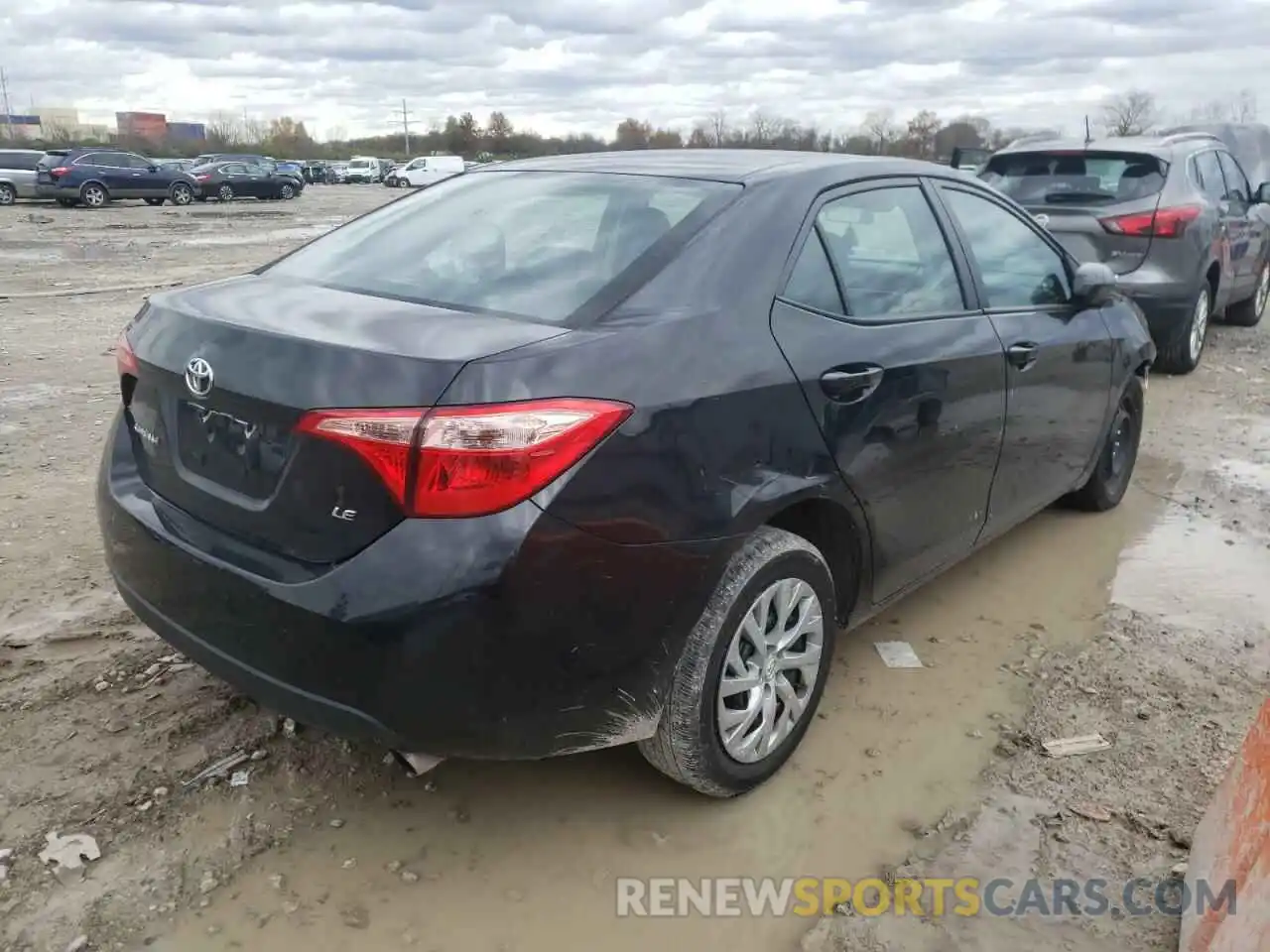 4 Photograph of a damaged car 2T1BURHE8KC133373 TOYOTA COROLLA 2019