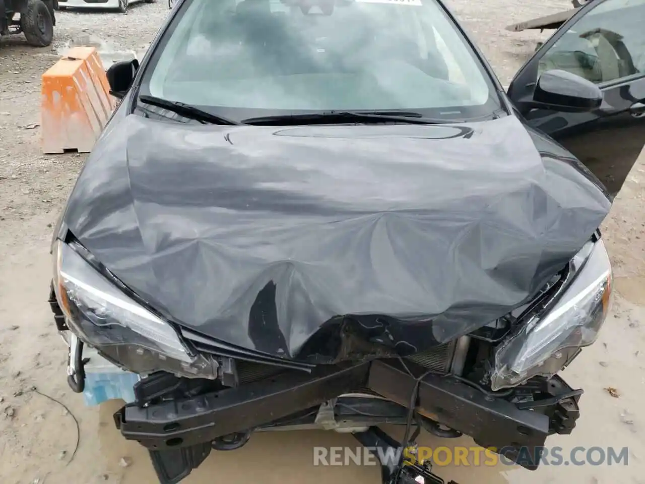 7 Photograph of a damaged car 2T1BURHE8KC133373 TOYOTA COROLLA 2019