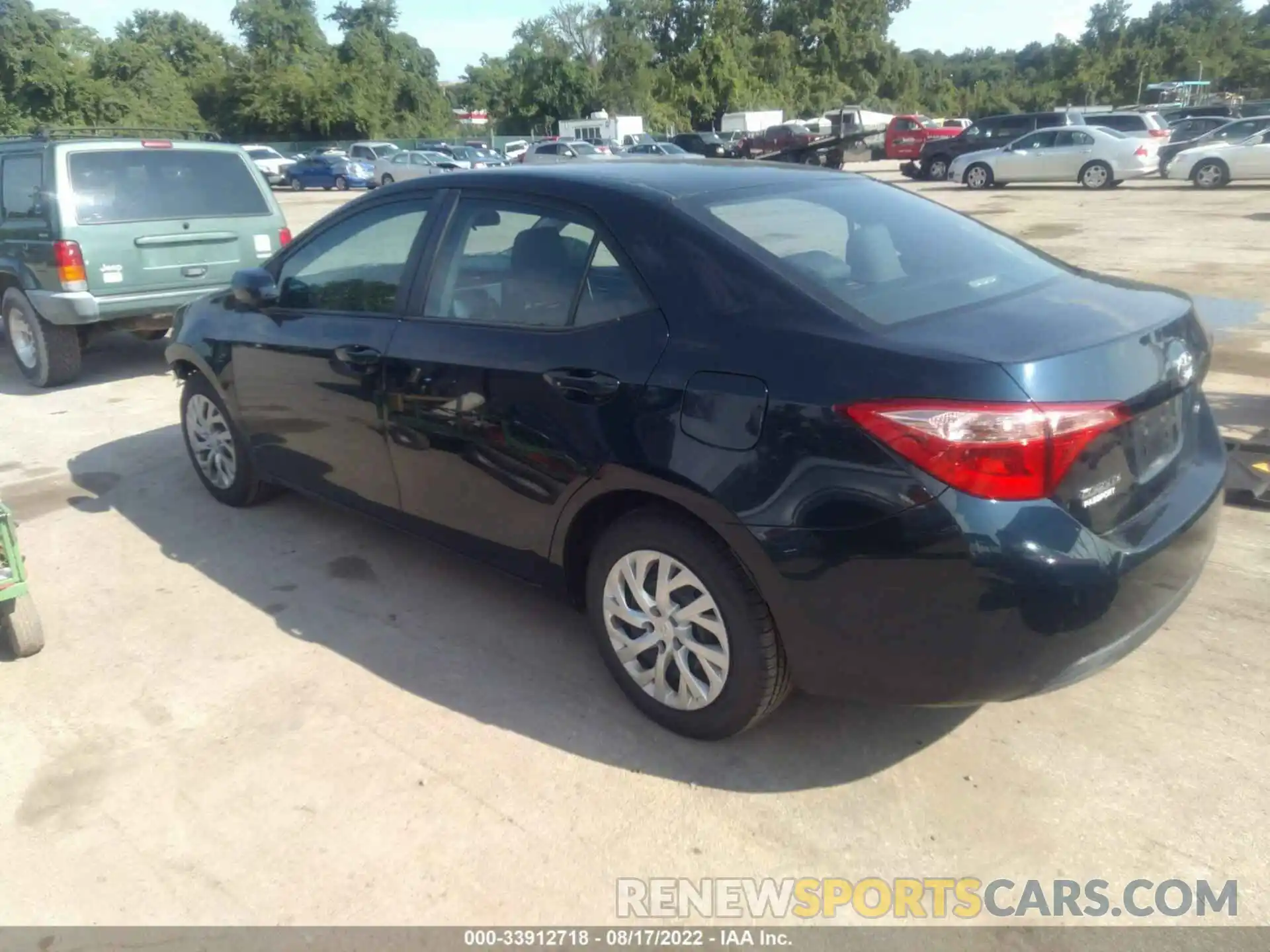 3 Photograph of a damaged car 2T1BURHE8KC134099 TOYOTA COROLLA 2019