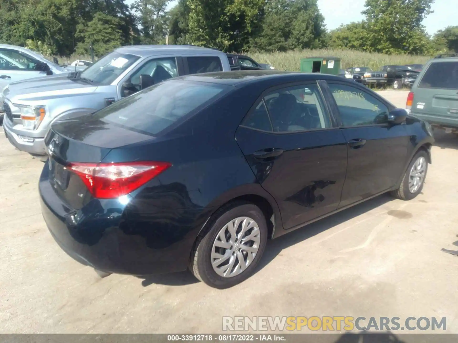 4 Photograph of a damaged car 2T1BURHE8KC134099 TOYOTA COROLLA 2019