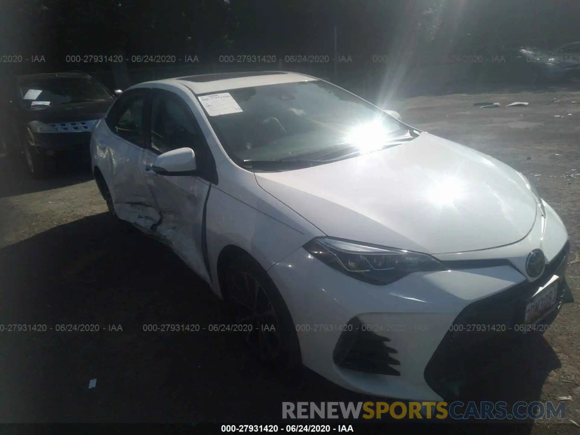 1 Photograph of a damaged car 2T1BURHE8KC135429 TOYOTA COROLLA 2019