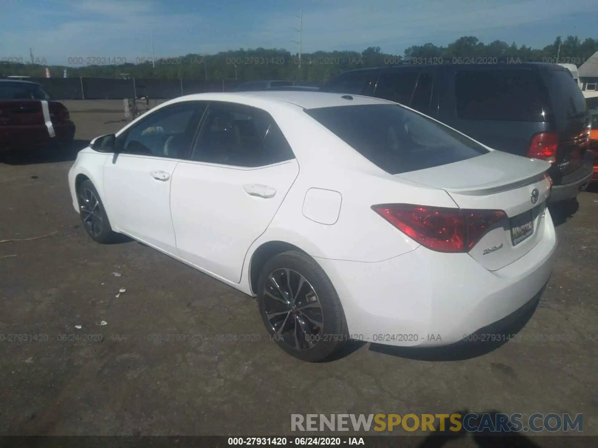 3 Photograph of a damaged car 2T1BURHE8KC135429 TOYOTA COROLLA 2019