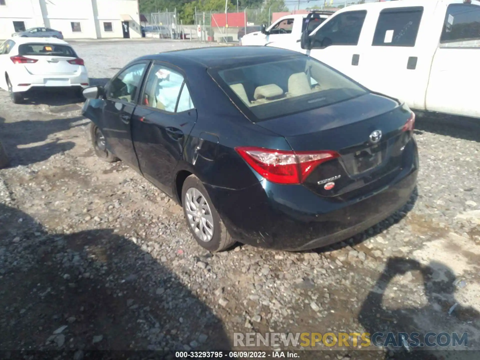 3 Photograph of a damaged car 2T1BURHE8KC136127 TOYOTA COROLLA 2019