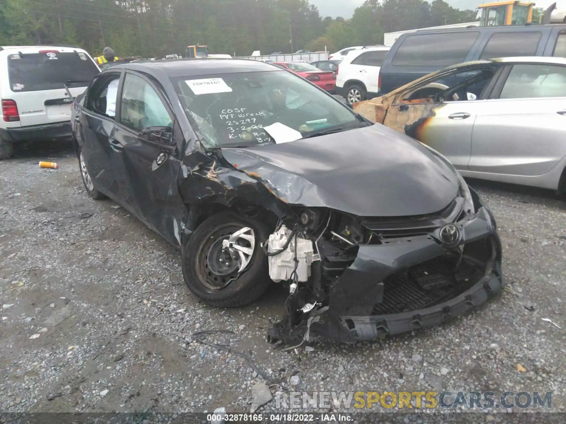 1 Photograph of a damaged car 2T1BURHE8KC137066 TOYOTA COROLLA 2019