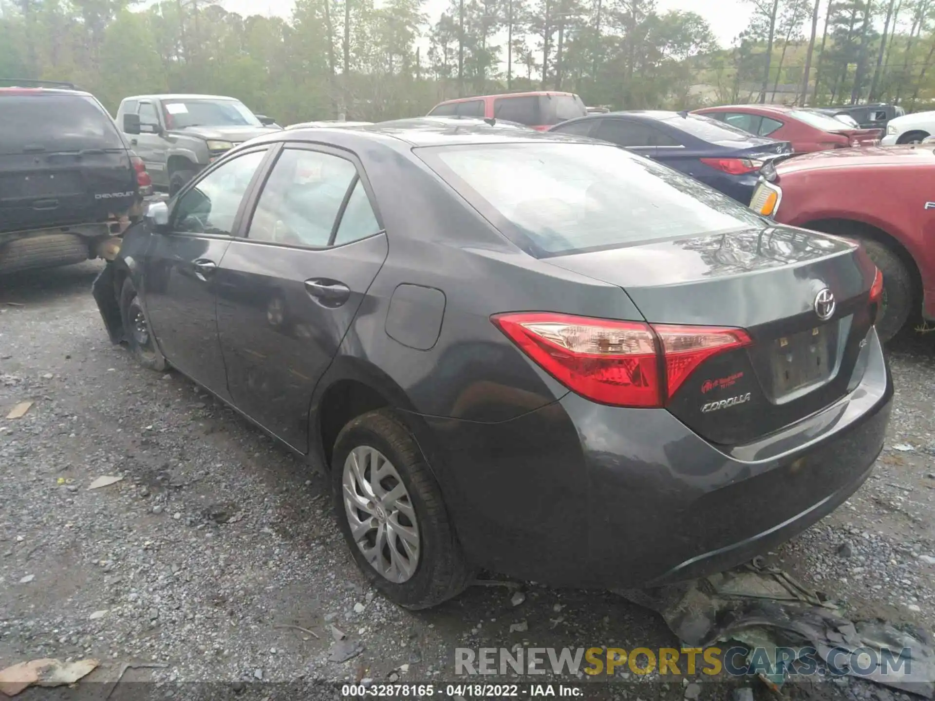 3 Photograph of a damaged car 2T1BURHE8KC137066 TOYOTA COROLLA 2019