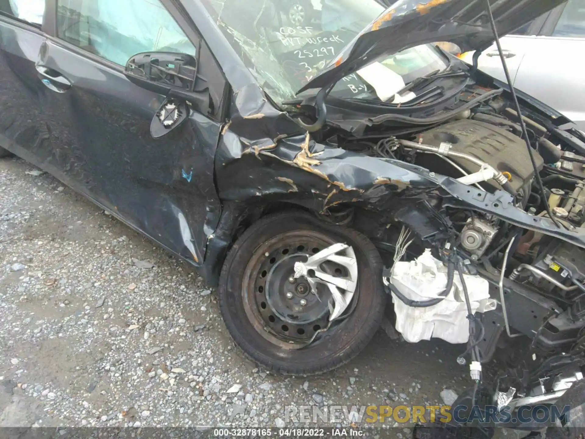 6 Photograph of a damaged car 2T1BURHE8KC137066 TOYOTA COROLLA 2019