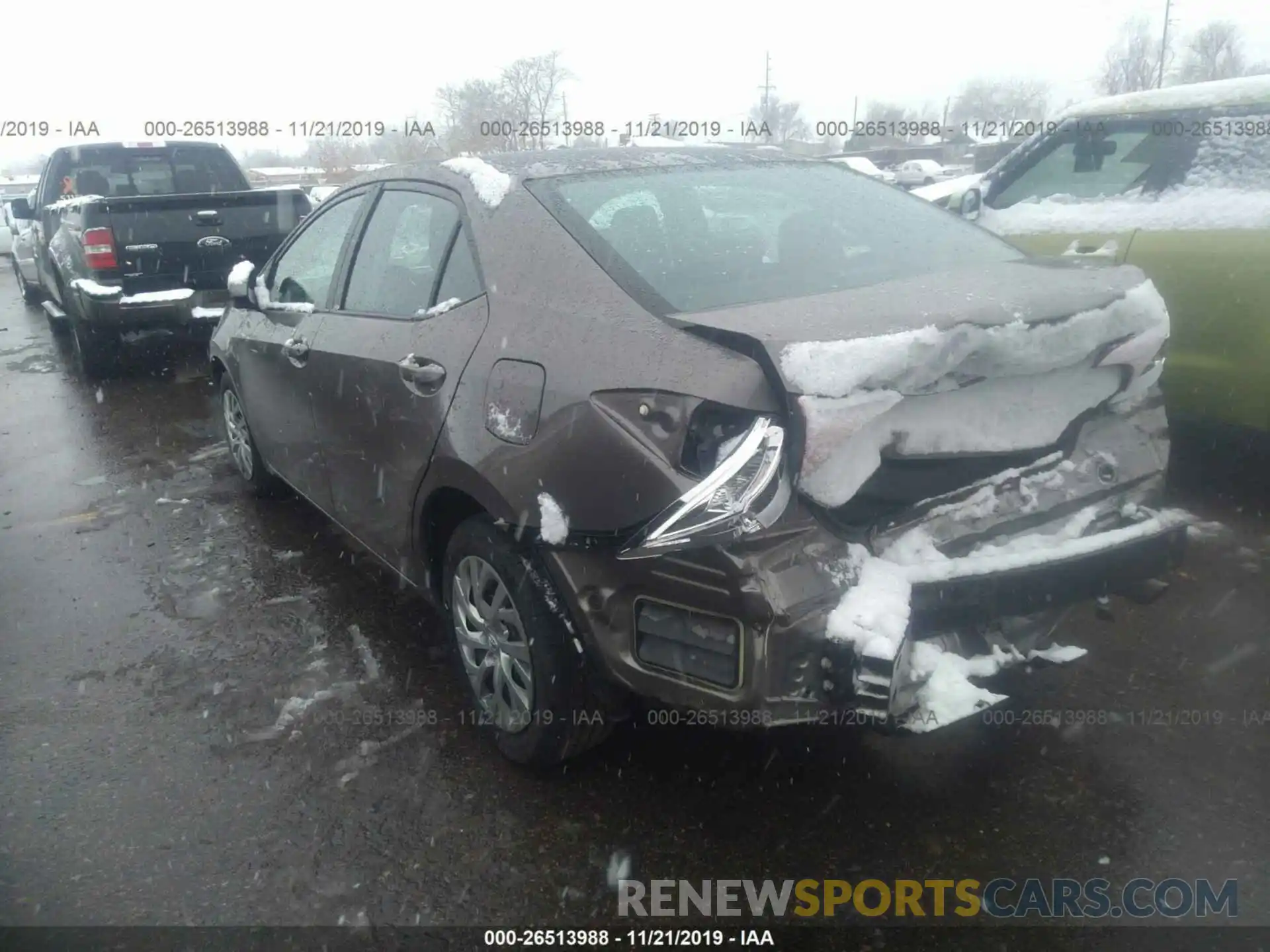 3 Photograph of a damaged car 2T1BURHE8KC137665 TOYOTA COROLLA 2019