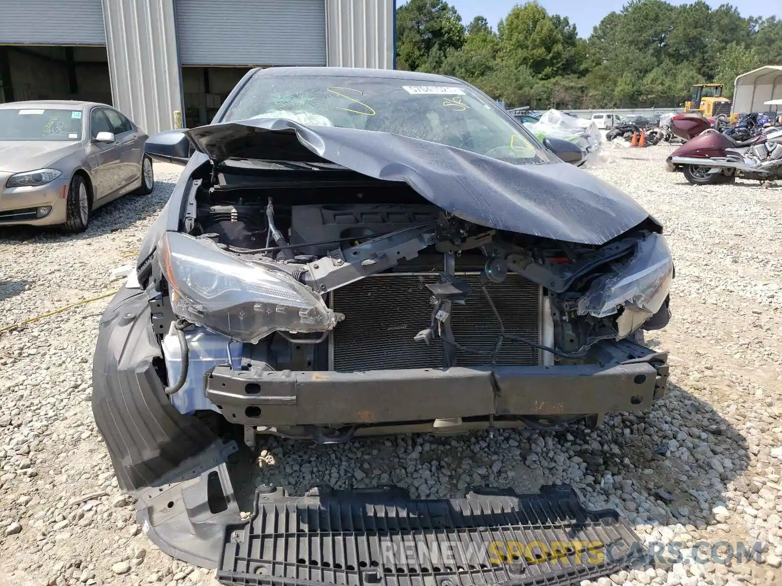 9 Photograph of a damaged car 2T1BURHE8KC138007 TOYOTA COROLLA 2019