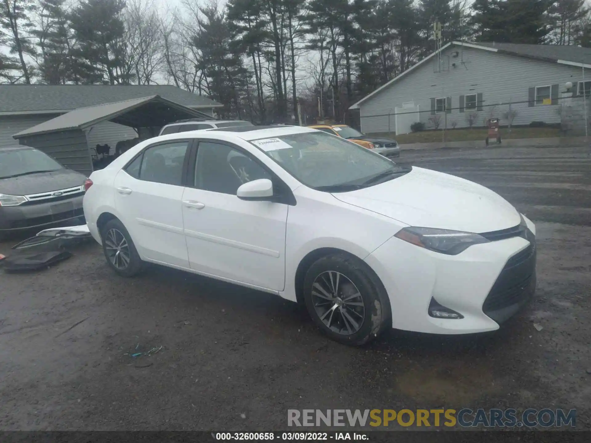 1 Photograph of a damaged car 2T1BURHE8KC138475 TOYOTA COROLLA 2019