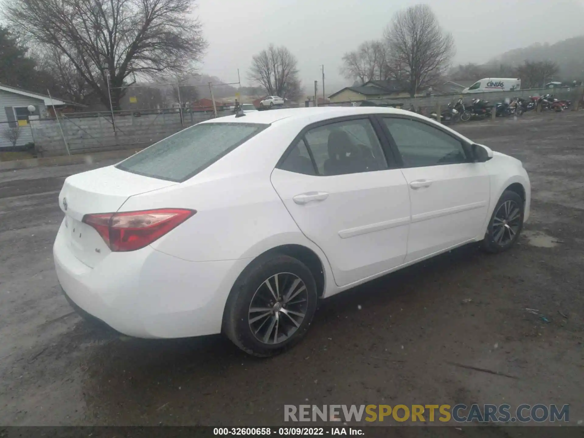 4 Photograph of a damaged car 2T1BURHE8KC138475 TOYOTA COROLLA 2019