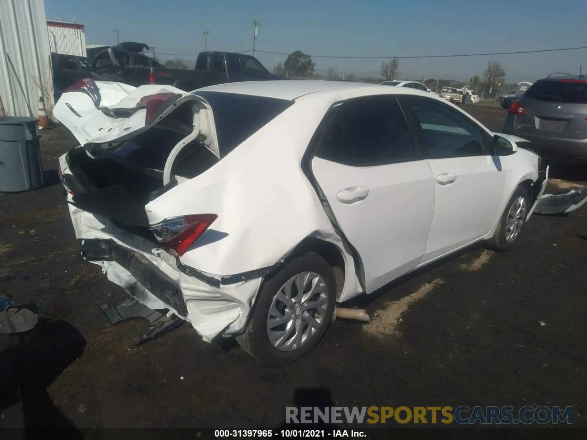 4 Photograph of a damaged car 2T1BURHE8KC138637 TOYOTA COROLLA 2019