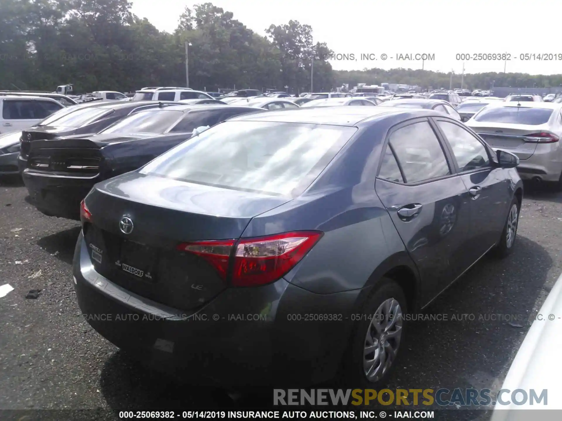 4 Photograph of a damaged car 2T1BURHE8KC138783 TOYOTA COROLLA 2019