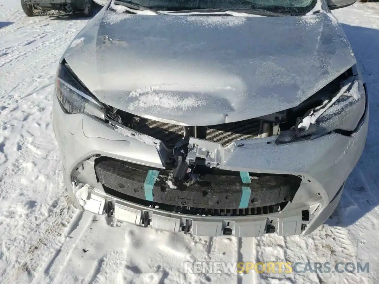 9 Photograph of a damaged car 2T1BURHE8KC138816 TOYOTA COROLLA 2019