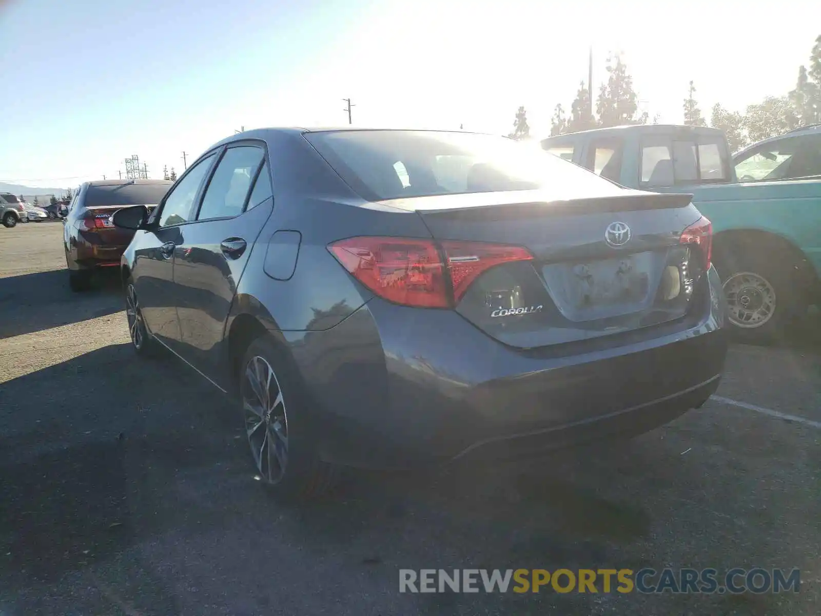 3 Photograph of a damaged car 2T1BURHE8KC138847 TOYOTA COROLLA 2019