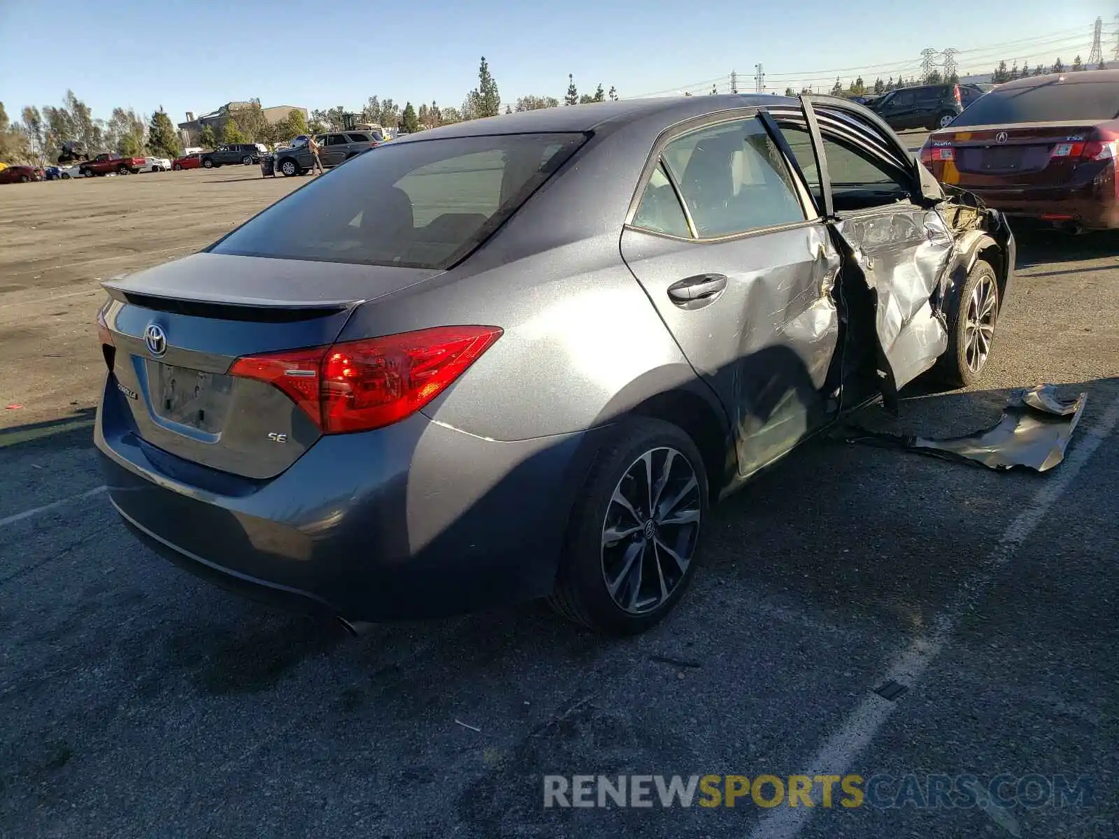 4 Photograph of a damaged car 2T1BURHE8KC138847 TOYOTA COROLLA 2019