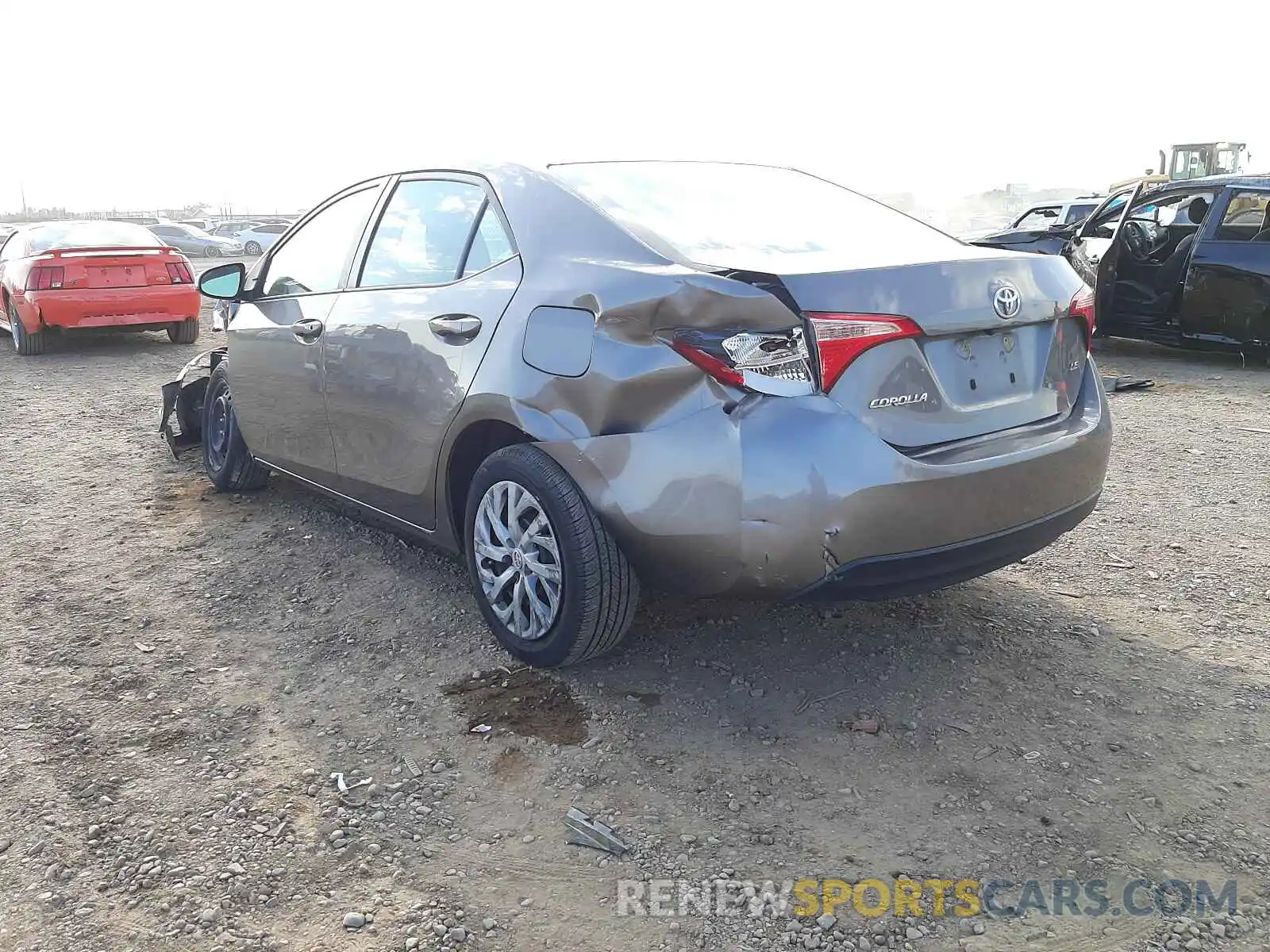 3 Photograph of a damaged car 2T1BURHE8KC139674 TOYOTA COROLLA 2019