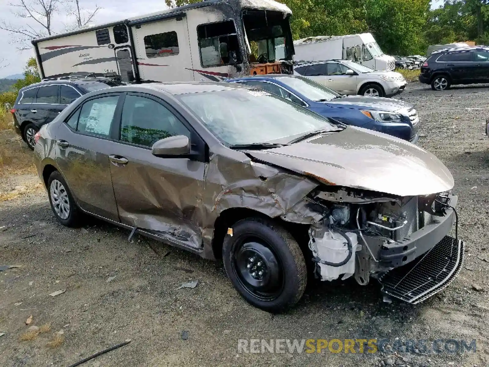 1 Фотография поврежденного автомобиля 2T1BURHE8KC139884 TOYOTA COROLLA 2019
