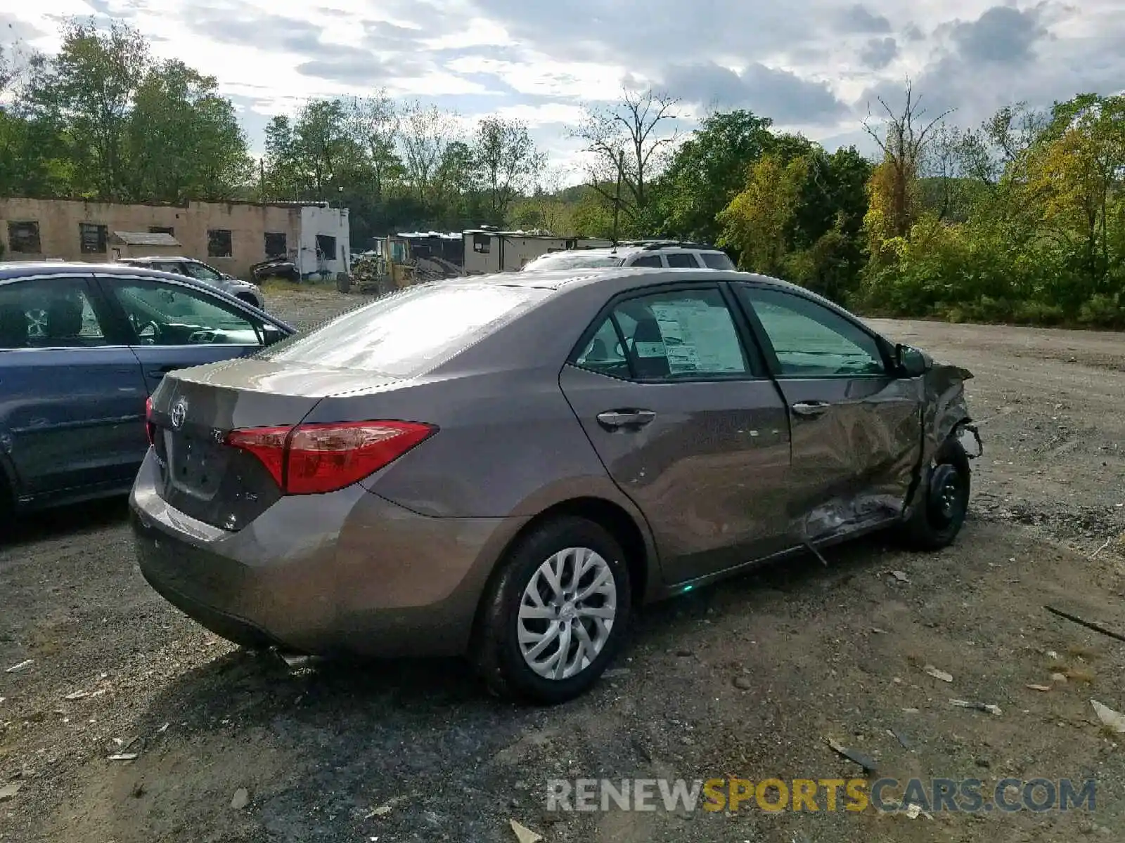 4 Photograph of a damaged car 2T1BURHE8KC139884 TOYOTA COROLLA 2019