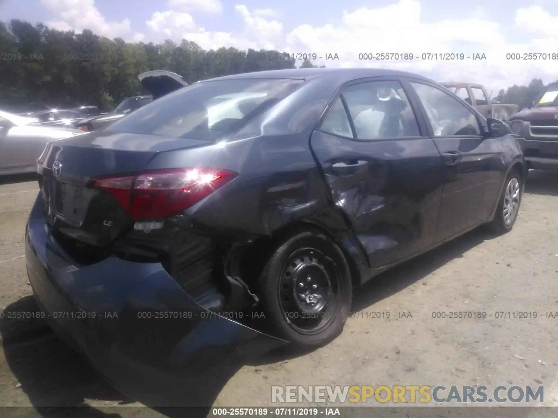 4 Photograph of a damaged car 2T1BURHE8KC140243 TOYOTA COROLLA 2019