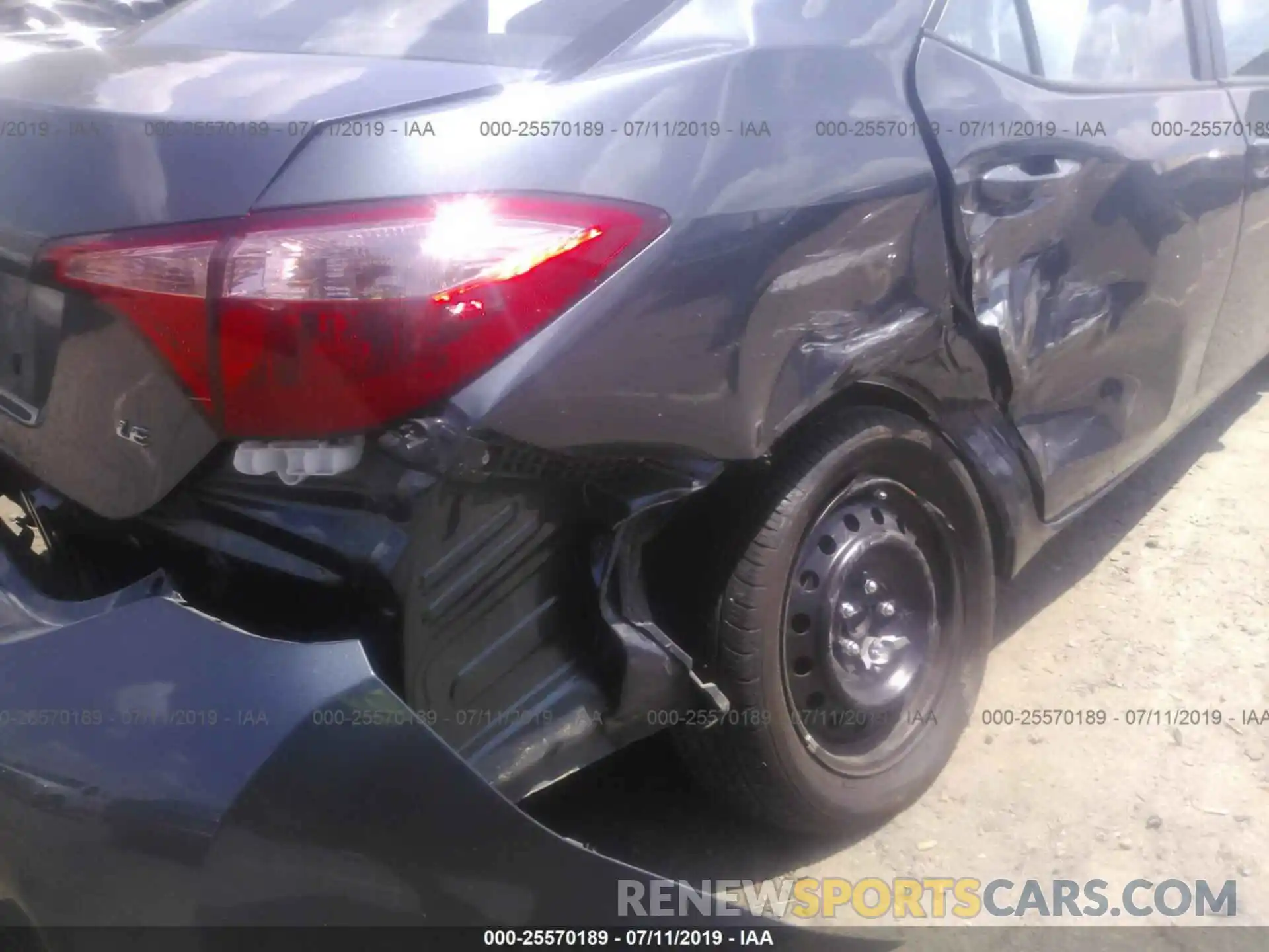 6 Photograph of a damaged car 2T1BURHE8KC140243 TOYOTA COROLLA 2019