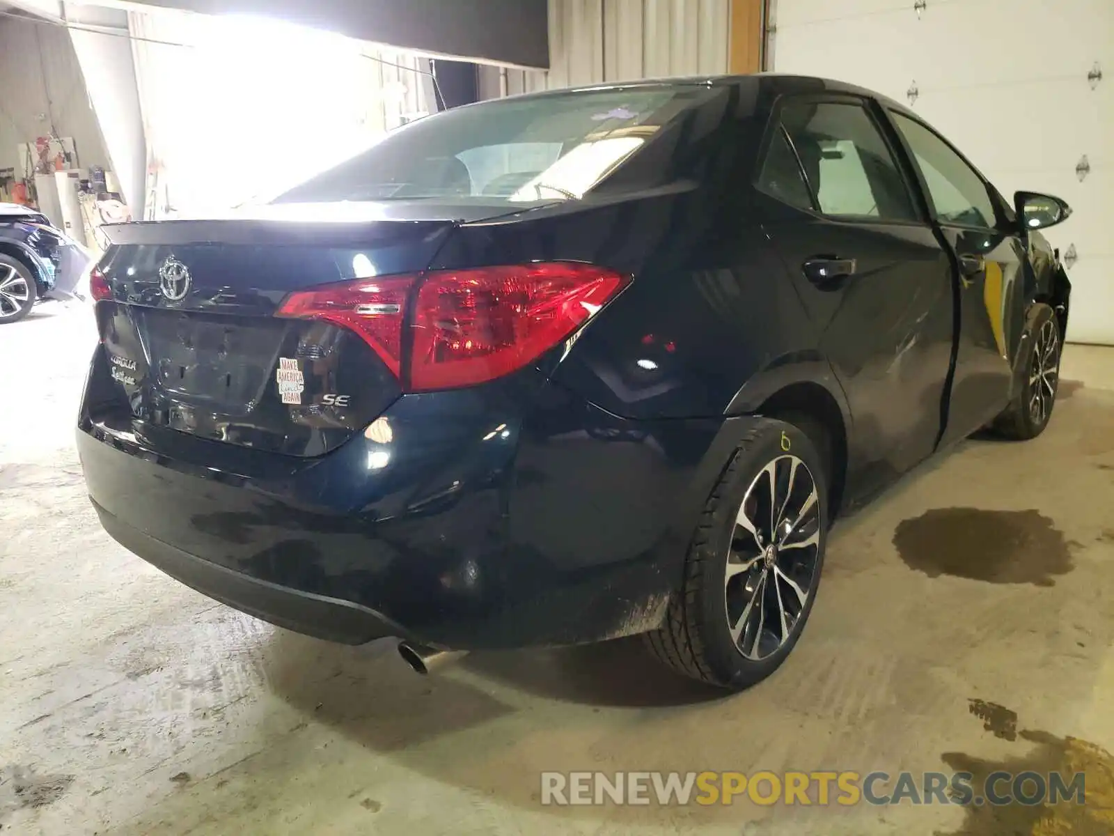 4 Photograph of a damaged car 2T1BURHE8KC140761 TOYOTA COROLLA 2019