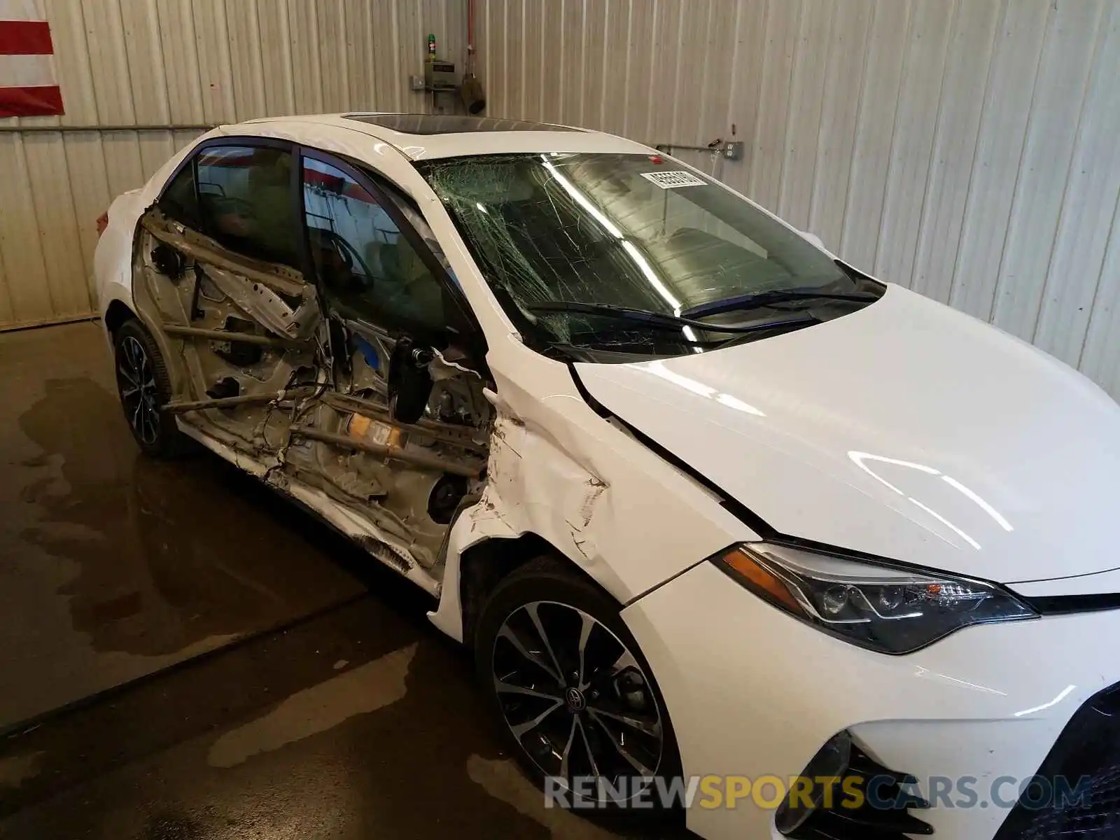 9 Photograph of a damaged car 2T1BURHE8KC140839 TOYOTA COROLLA 2019