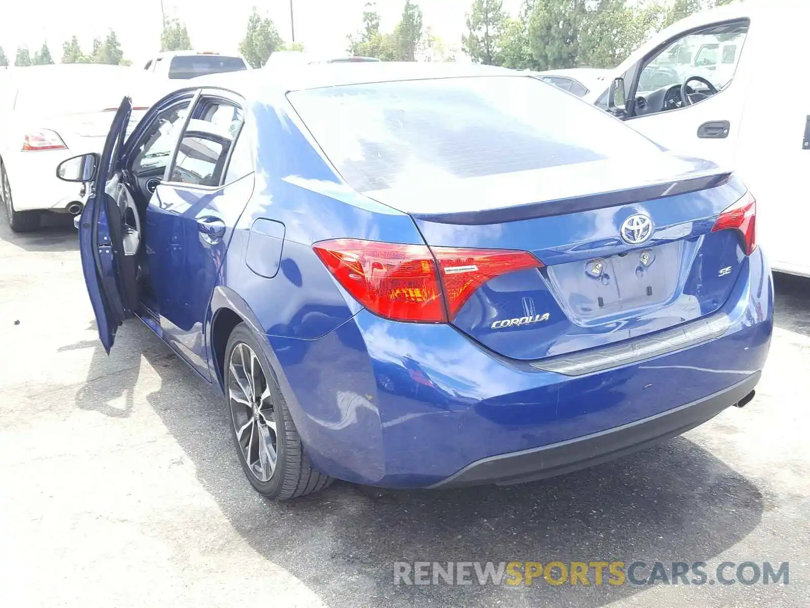 3 Photograph of a damaged car 2T1BURHE8KC141649 TOYOTA COROLLA 2019