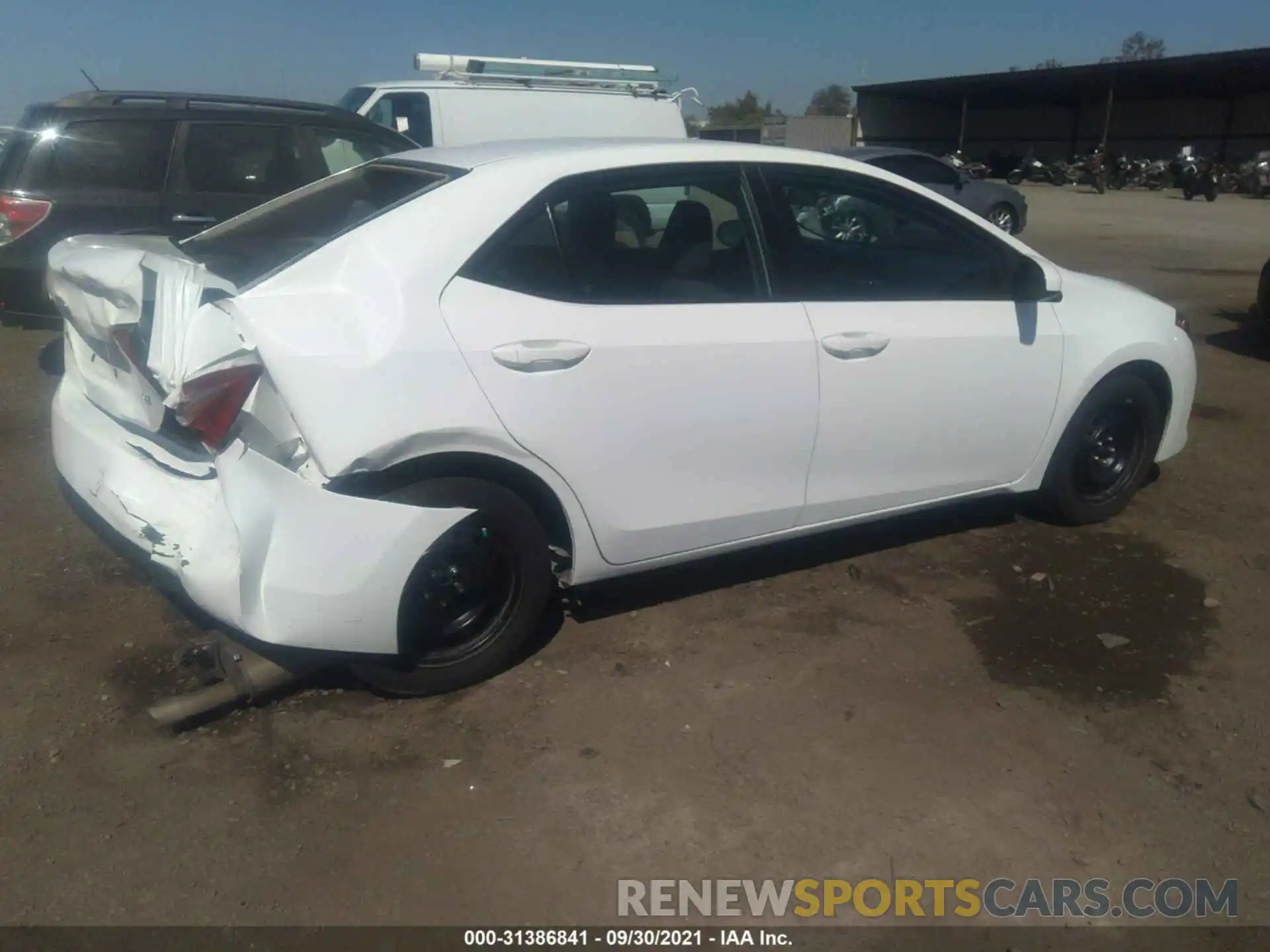 4 Photograph of a damaged car 2T1BURHE8KC142039 TOYOTA COROLLA 2019